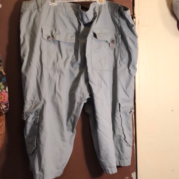 SB Royal Blue utility cargo capris SZ 50” - Picture 3 of 4